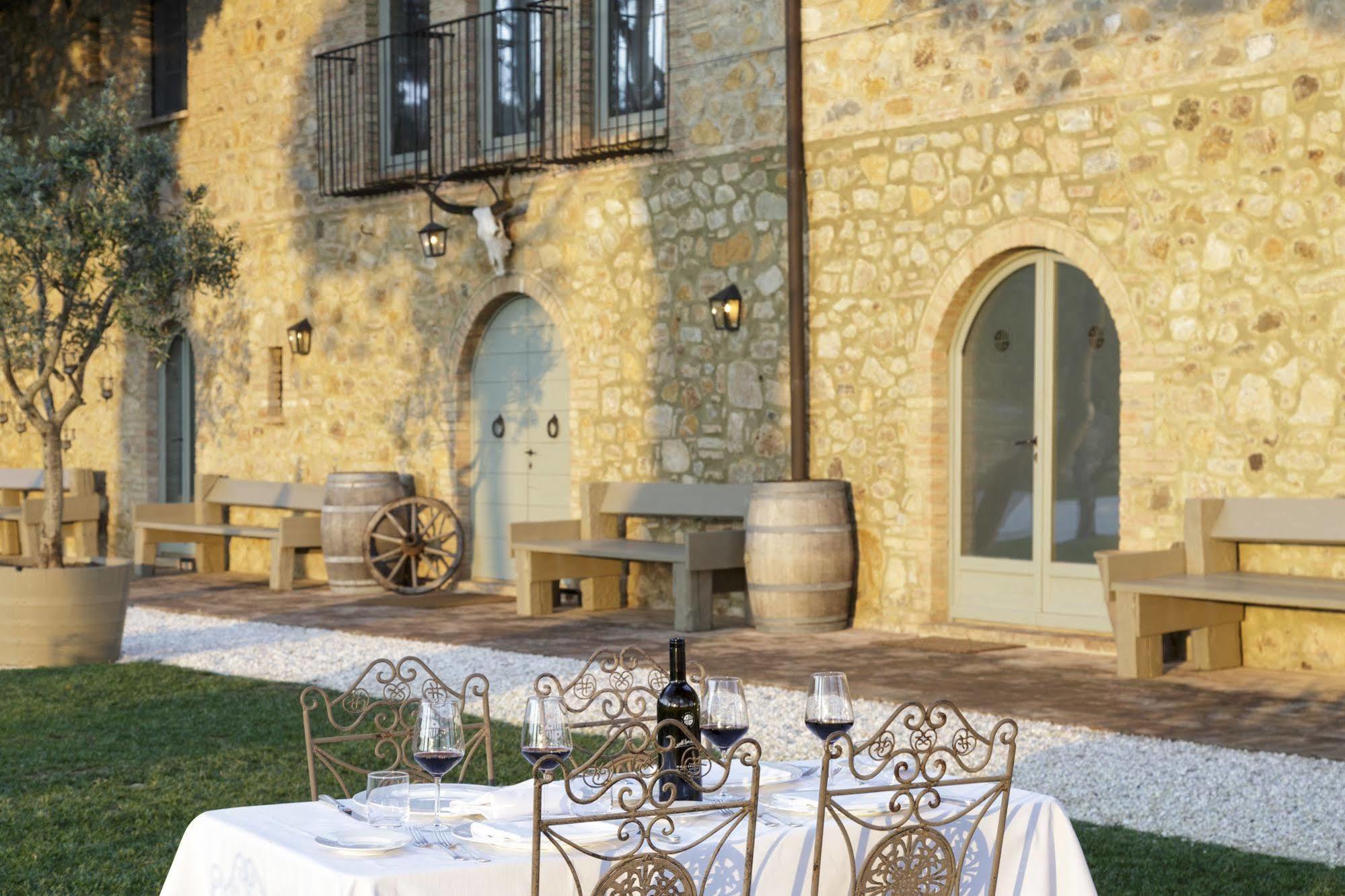 Wine Resort Conti Di San Bonifacio Montemassi Exteriör bild
